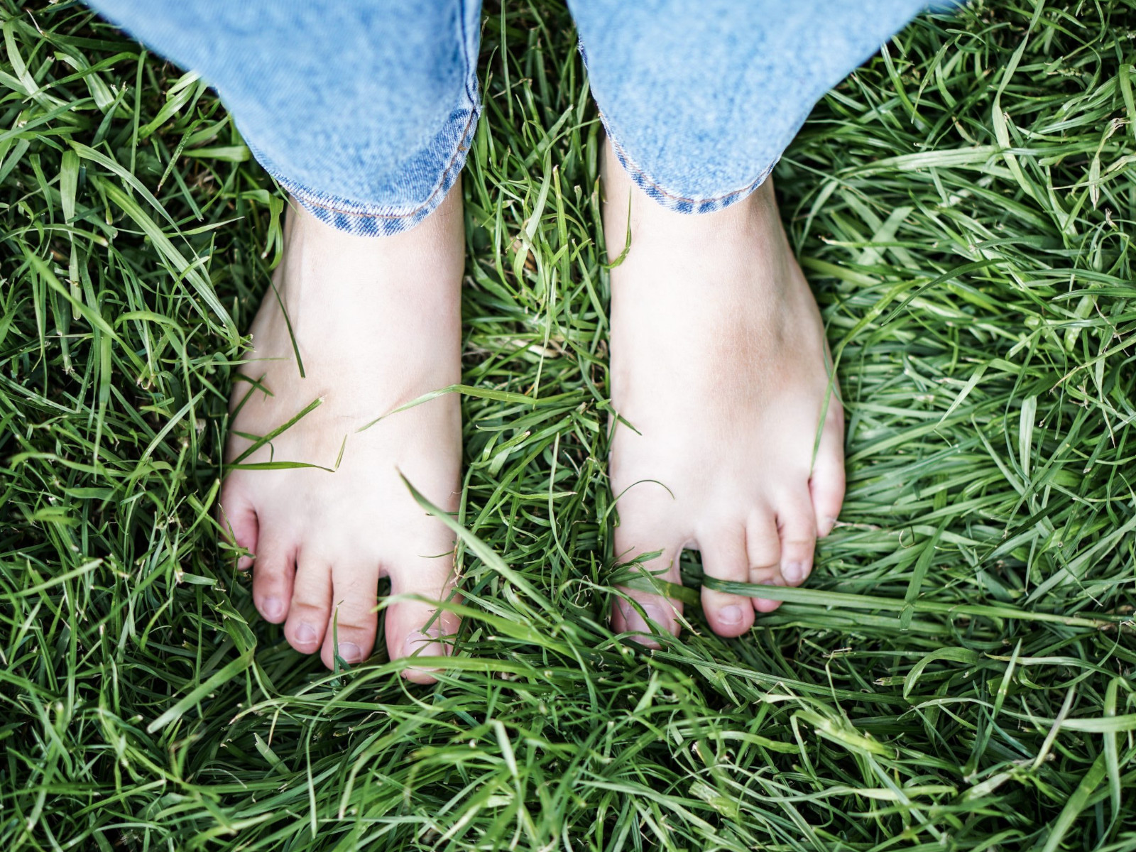 Stay grounded with earthing - Hopewood Lifestyle